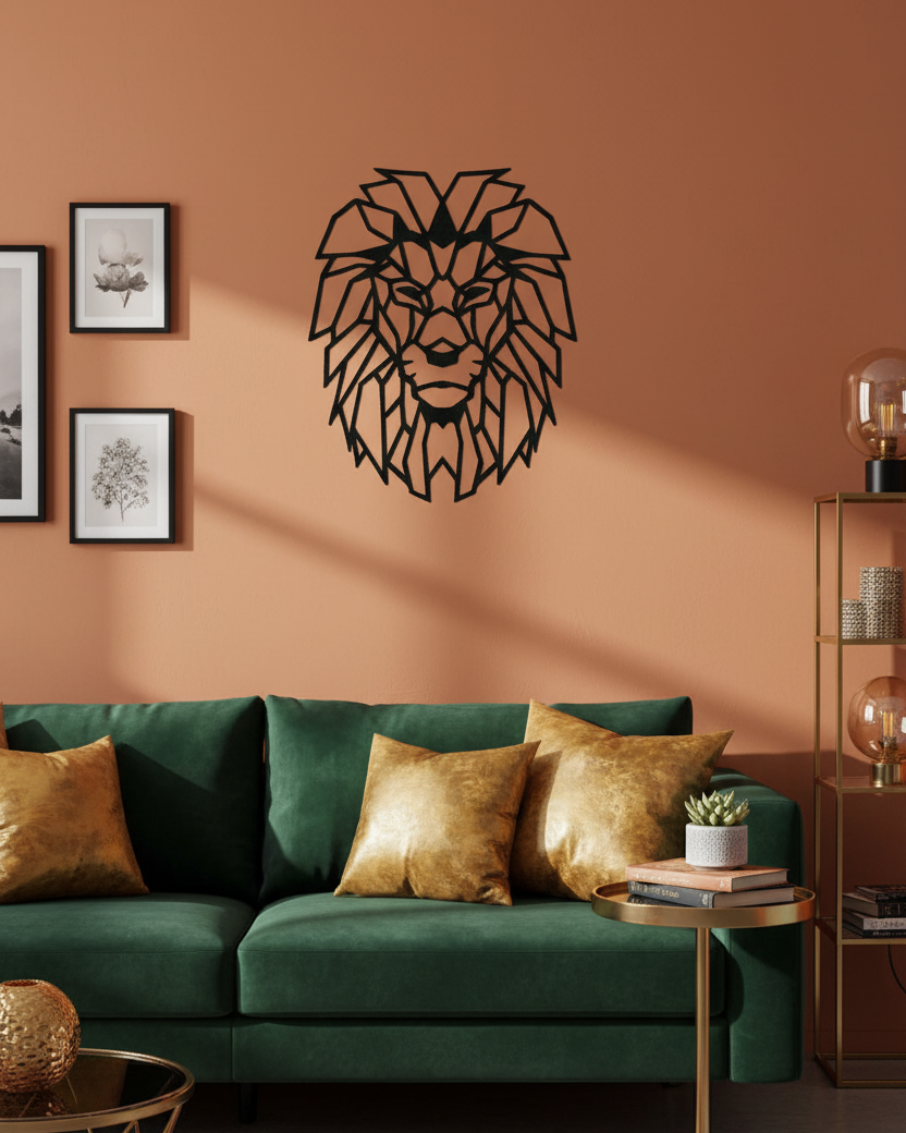 Geometrische leeuw op terracotta muur boven donkergroene velvet bank, eclectisch maximalistisch interieur